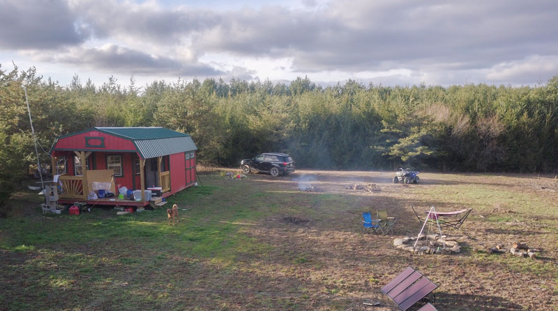 Red cabin for rent at Hammock'Sway in Rock Island Tennessee